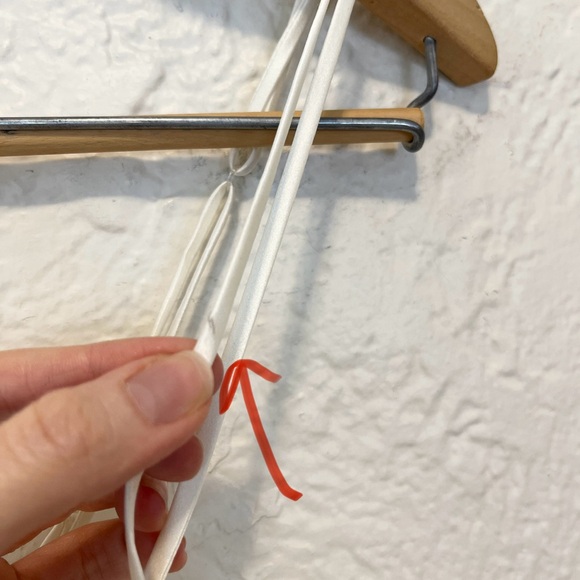 Vintage Victorias Secret XS Gold Label Cami Camisole Top Ivory White Satin Lace - Picture 8 of 9